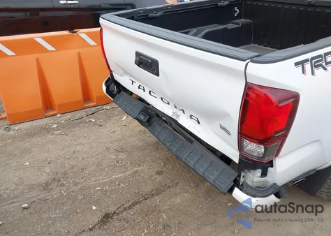 2018 Toyota Tacoma Trd Sport z USA, uszkodzony, nr VIN 3TMCZ5AN5JM145415